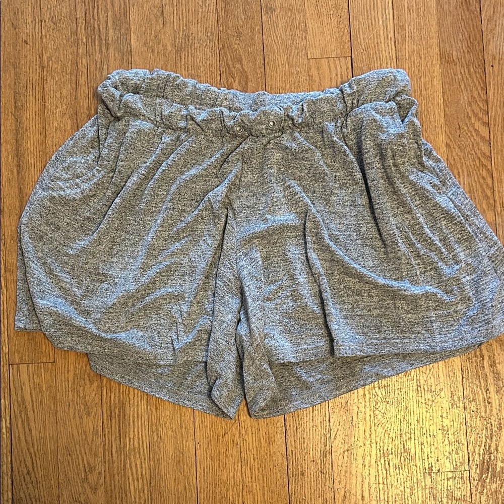 GAP Women's Athletic Shorts in Light Gray